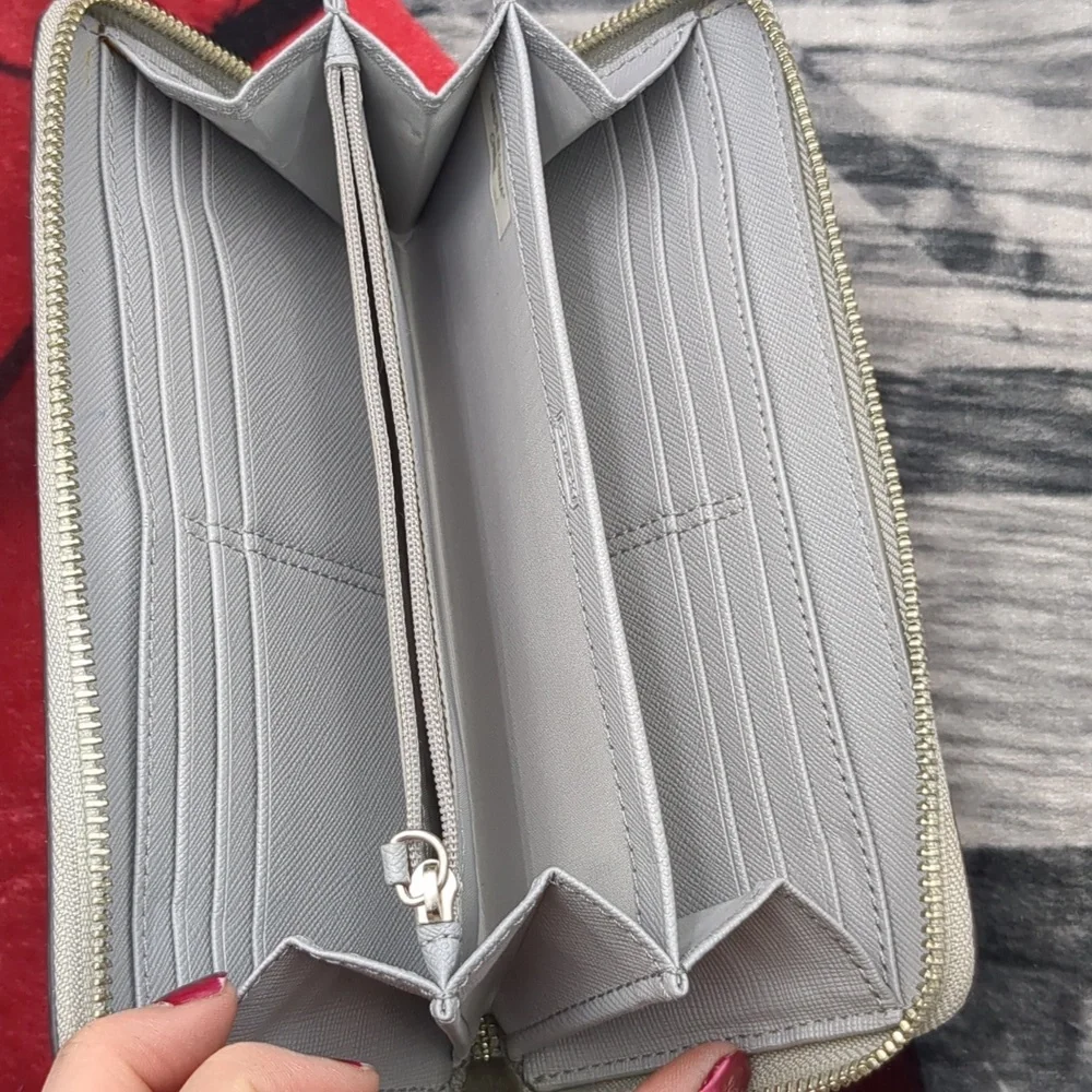 Coach Taylor Exotic Accordion Wallet -  F50674)